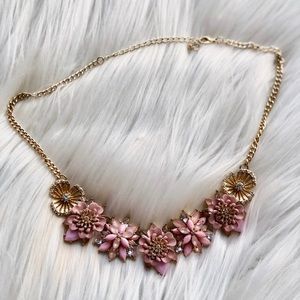 Statement piece necklace
